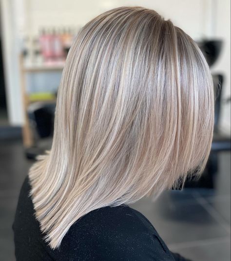 Long Bob Blonde, I Like Your Hair, Platinum Blonde Highlights, Hairdos For Short Hair, Haircut And Color, Hair Color And Cut, Short Blonde Hair, Hair Inspiration Color, Blonde Balayage