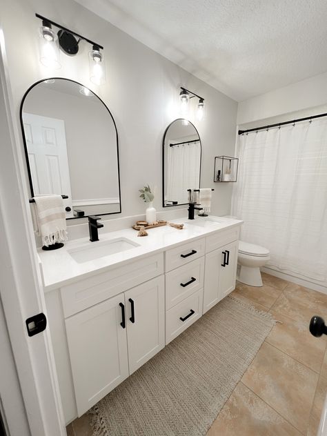 All White Vanity Bathroom, Modern Farmhouse Bathroom Storage, Guest Bathroom Renovation, Home Depot Bathroom, Organization Bathroom, White Bathroom Cabinets, Interior Bathroom, Restroom Decor, Bathroom Redesign