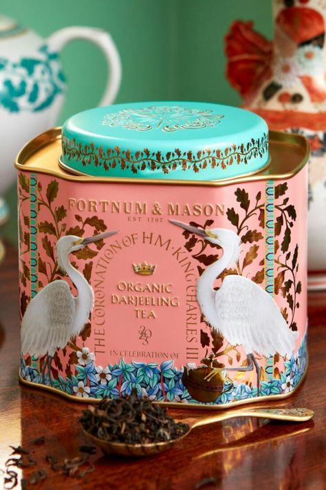 Fortnum And Mason Packaging, Luxury Tea Packaging, Tea With Cream, Tea Branding, Vintage Tea Tins, Tea Aesthetic, Luxury Tea, Tea Packaging Design, Darjeeling Tea