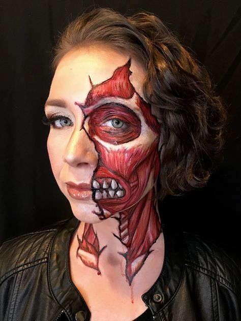 This gory Halloween makeup look showing the muscles coming out of the skin was achieved by using only a combination of foundation, eyeliners, lipliners and eyeshadow! Gory Halloween Makeup, Halloween Makeup Look, Skull Face Paint, Paint Makeup, Muscles Of The Face, Special Fx Makeup, Face Paint Makeup, Fx Makeup, Skull Face