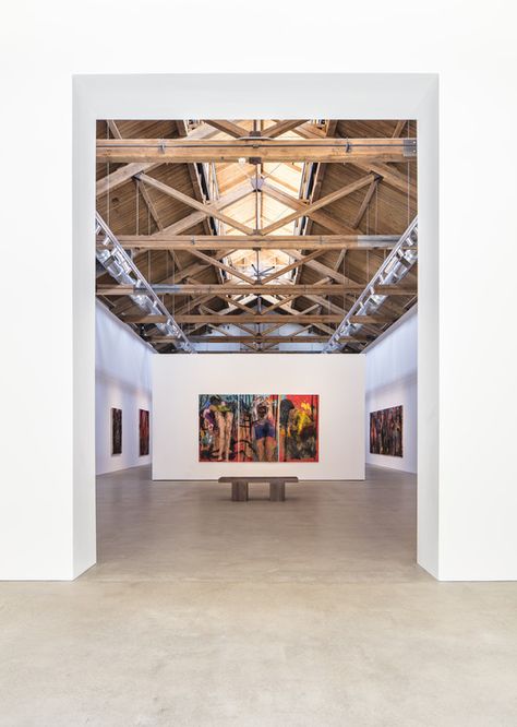 Art Gallery Reception, Warehouse Gallery, Gallery Reception, Galleries Architecture, Contemporary Museum, Oil Painting Gallery, Museum Interior, Art Gallery Interior, Barn Art