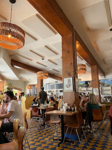 Beachwood Cafe Aesthetic, La Restaurants Aesthetic, California Cafe Aesthetic, California Coffee Shop, Beachwood Cafe Harry Styles, Beachwood Cafe, La Things To Do, La Summer, Cali Trip