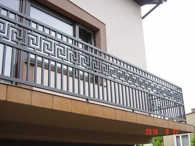 Balcony Railing Design Modern, Terrace Grill, Railing Balcony, درابزين السلم, Modern Window Grill, Staircase Railing Design, Grill Gate Design, Stairs Design Interior, House Main Gates Design