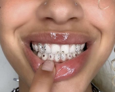 Teeth Gems, Pretty Teeth, Dental Jewelry, Grillz Teeth, Diamond Teeth, Tooth Gems, Cute Tooth, Grills Teeth, Trendy Products