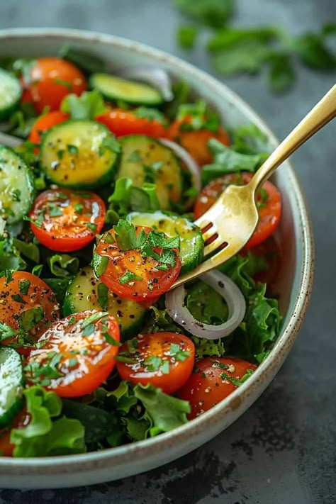 What To Put In Salad, Different Types Of Salads Healthy, Salad Ingredients List Healthy, Antioxidant Salad Recipe, Mediterranean Salad Aesthetic, Salad Recipes Videos Healthy, Salad Guide, Chef Salad, Healthy Homemade Recipes