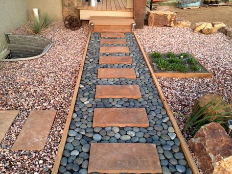 Garden Pathway Ideas, Rock Yard, Pathway Ideas, Large Backyard Landscaping, Modern Patio Design, Backyard Garden Landscape, Gravel Garden, Beautiful Yards, Modern Backyard