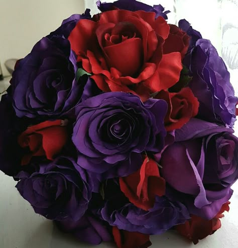 Black Red And Purple Bouquet, Maroon And Dark Purple Wedding, Purple Black And Red Wedding, Purple And Red Wedding Dress, Red And Purple Decor, Black Red And Purple Wedding Theme, Red Purple Black Gold Wedding, Dark Purple And Red Wedding Theme, Red And Purple Wedding Cake