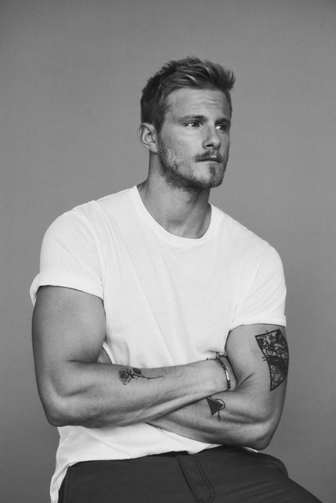 Alexander Ludwig Vikings, Alex The Great, Alexander Ludwig, Viking Men, Male Characters, Lucky In Love, Fit Men, Hot Actors, Handsome Actors