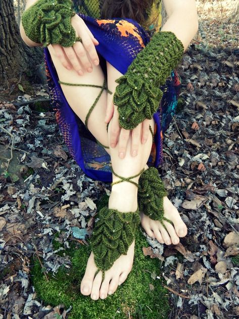 Mermaid Mitts & Sandals Update – Morale Fiber Crochet Cosplay, Fae Costume, Fantasy Crochet, Barefoot Sandals Crochet Pattern, Crochet Barefoot Sandals, Sandals Patterns, Ren Fair, Confection Au Crochet, Crocodile Stitch