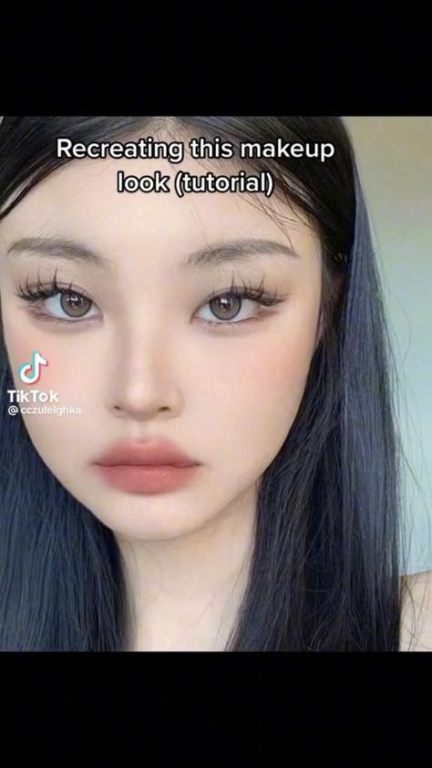 Learn how to apply makeup from the pros with step-by-step tutorials for beginners, covering everything from foundation to eyeshadow to #Instagram_Highlight_Cover_Aesthetic #Aesthetic_Instagram_Highlight_Cover #Douyin_Makeup_Tutorial #Highlight_Cover_Aesthetic Asian Makeup Tutorials, Makeup Life Hacks, Korean Makeup Tutorials, Soft Makeup Looks, Doll Eye Makeup, Korean Eye Makeup, Beauty Makeup Tutorial, Inspo Makeup, Lip Makeup Tutorial