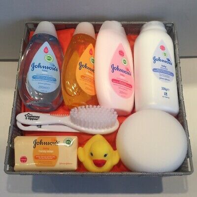 Johnsons Baby Products, Baby Skin Care Products, Johnson Products, Perlengkapan Bayi Diy, Johnsons Baby, Hamper Gift Basket, Gift For Baby Girl, Baby Care Products, Kids Gift Baskets