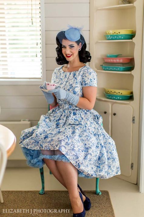 Tea Party Outfit, Rockabilly Outfits, Dresses Classy, Girly Dresses, Rockabilly Dress, Rockabilly Fashion, 50s Dresses, 50s Fashion, Labour