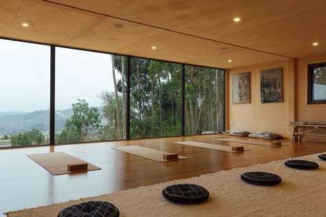 Yoga House Architecture, Yoga Center Design, Yoga Space Design, Retreat Interior Design, Spa Room Design, Yoga Retreat Ideas, Yoga Studio Design Ideas, Ifs Therapy, Holistic Facial