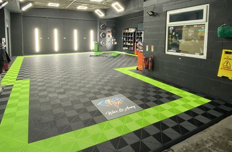 How To Choose Flooring for a Professional Garage Shop Garage Flooring Options, Mechanic Shop, Garage Floor Tiles, Garage Shop, Garage Floor, Detail Shop, Garage Workshop, Garage Organization, Garage Design