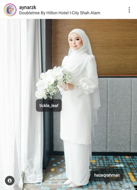 Melayu Wedding Dress, Malay Wedding Dress, Muslim Wedding Photos, Wedding Hijab Styles, Muslim Wedding Gown, White Hijab, Baju Kahwin, Nikah Outfit, Minimal Wedding Dress