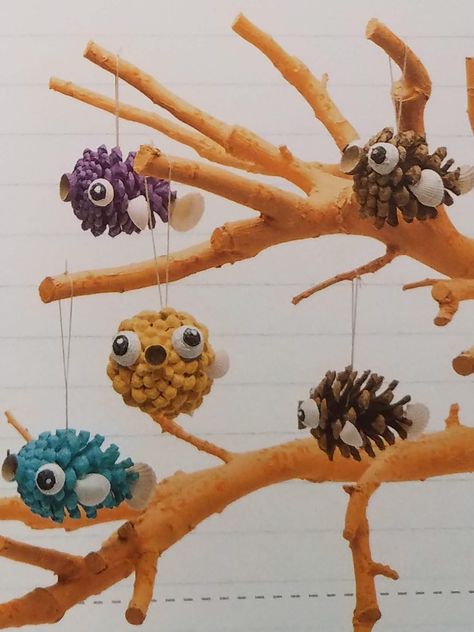 Pinecone fish, from 100 Things to Recycle and Make Pinecone Kids Crafts, Things To Do With Pinecones, Tiny Pinecone Crafts, Fish Ornaments Diy, Pinecone Crafts For Kids, Under The Sea Christmas, Pinecone Crafts, Pine Cone Art, Christmas Craft Fair