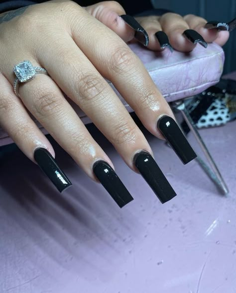 Plain Acrylic Nails, Long Black Nails, November Books, Black Nails With Glitter, Tapered Square Nails, Plain Nails, Black Acrylic Nails, Grunge Nails, Colored Acrylic Nails