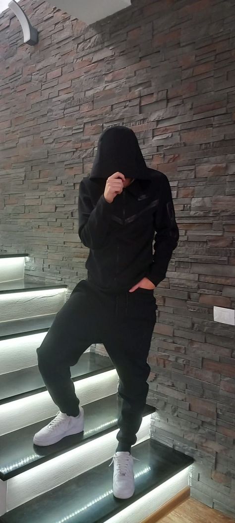 Nike Tech Fleece Outfit Men Black, Trapstar Outfit Men, Eshay Boy, Tech Fleece Boys, Nike Tech Outfit, Drip Boy, Uk Drip Outfits Men, Roadman Style, Nike Tech Black