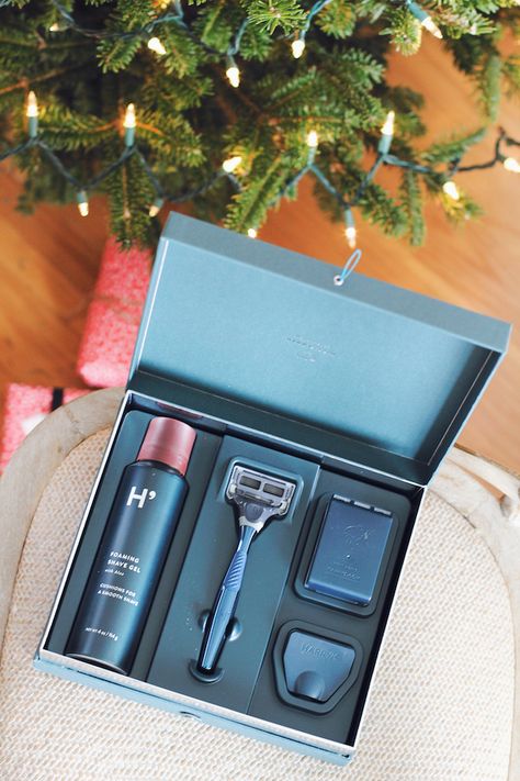 the best men's shaving kit for $35 // #forhim #shaving Men’s Shaving Kit, Shaving Kits For Men Gift, Food For Lunch, Pr Unboxing, Mens Grooming Kit, Shaving Kit, Branding Strategy, Insta Inspiration, Bf Gifts