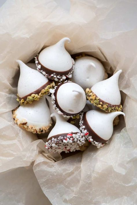 Meringue Kisses, Meringue Recipe, Ghirardelli Chocolate, Meringue Cookies, Fudge Brownies, Holiday Food, Chocolate Dipped, Decorated Cookies, Pavlova