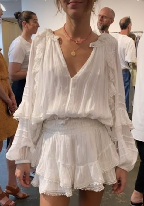 Aesthetic Runway, Chanel Fashion Week, Isabel Marant Style, Gigi Hadid Bella Hadid, Picture Ideas Aesthetic, Stockholm Fashion Week, Coco Chanel Fashion, Look Boho Chic, Summer Fashion Accessories