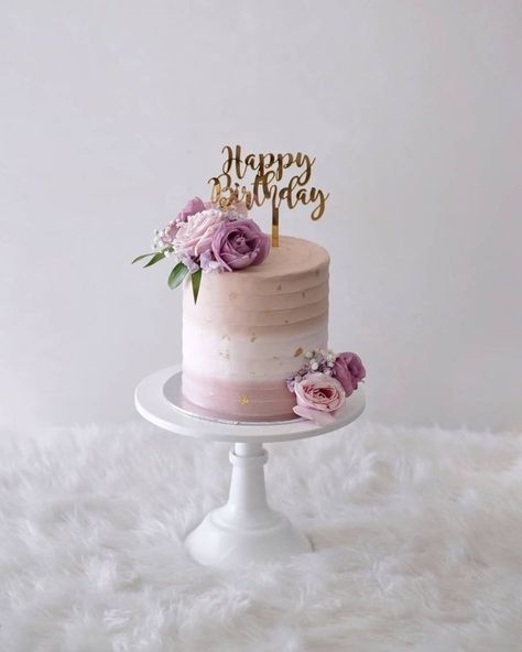 Birthday Cakes For Women With Flowers, 3 Layer Flower Cake, Flower Cakes Birthday For Women, Buttercream Cake With Fresh Flowers, Birthday Cake Older Woman, 39 Birthday Cake For Women, Fresh Rose Cake, Birthday Cake Fresh Flowers, Fresh Flower Cake Design