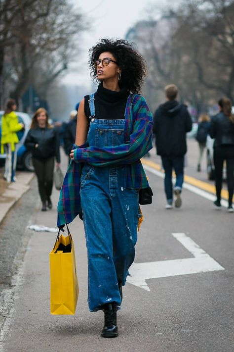 How to Wear Overalls in 8 Outfits | Who What Wear Overalls Outfit Fall, Jean Overall Outfits, Overalls Outfit Winter, Black Overalls Outfit, Overalls Outfit Aesthetic, Styling Overalls, Denim Overalls Outfit, Overalls Outfits, Overall Outfit