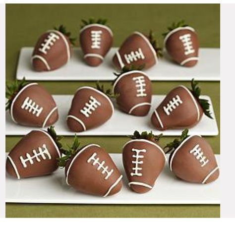 20 Creative Recipes for the Super Bowl Football Strawberries, Sandwich Vegetarian, Superbowl Party Food, Super Bowl Party, Super Bowl Sunday, Milk Shakes, Football Food, Snacks Für Party, Football Party