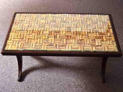 wine cork projects--wine cork table top from crafts for all seasons Wine Cork Table, Wine Corker, Wine Cork Board, Cork Table, Diy Cork, Wine Cork Projects, Wine Cork Diy, Wine Cork Art, Cork Projects