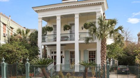 Greek Balcony, Townhouse Courtyard, Victorian Architecture Interior, New Orleans Style Homes, House Courtyard, New Orleans Architecture, Front Balcony, Greek Revival Home, Exterior Finishes