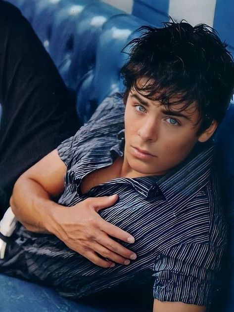 Zac Efron Photoshoot, Zac Efron Troy Bolton, Zac Efron Aesthetic, Zac Efron Muscle, Zac Efron Hairspray, Zac Efron High School, Gabriela Montez, Zac Efron Pictures, Zac Efron Shirtless