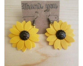 Handmade Sunflower, Diy Earrings Easy, Diy Leather Earrings, Leather Jewelry Diy, Handmade Jewlery, Cowgirl Jewelry, Diffuser Jewelry, Faux Leather Earrings, Jewelry Making Project