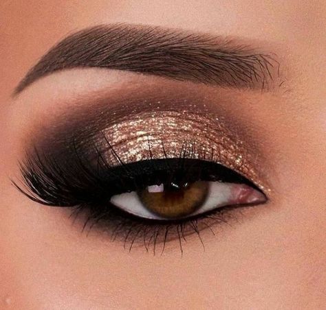 Make Up Designs, Gold Eyeliner, Wedding Hairstyles And Makeup, Wedding Eye Makeup, Gold Eye Makeup, Dramatic Eye Makeup, Glitter Eye Makeup, Eye Makeup Pictures, Beauty Make-up