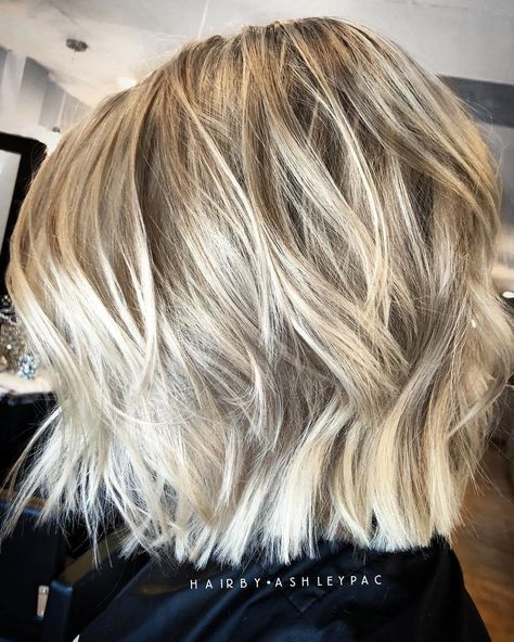 Bright Blonde Choppy Bob Choppy Angled Bob Medium, Blonde Bob Colour Ideas, Choppy Ends Haircut Medium, Short Choppy Blonde Hair, Choppy Bob Hairstyles Shoulder Length, Choppy Bob Hairstyles For Thick Hair, Blonde Choppy Bob, Choppy Blonde Bob, Blonde Layered Bob