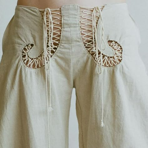 zoe gustavia anna whalen on Instagram: "circle legs in loom state cotton" Fashion Journals, Clothing Details, Fashion Inspiration Design, Material Girls, Historical Fashion, Fashion Fabric, Upcycle Clothes, Unique Fashion, Diy Clothes