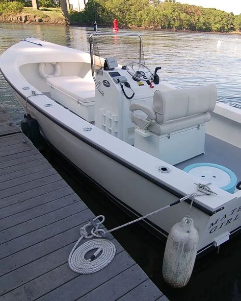 Seaway 24 Sport Center Console - Eastern Boat Works Centre Console Boat, Center Console Fishing Boats, Sport Center, Center Console Boats, Deck Colors, Rod Rack, Boat Seats, Hydraulic Steering, Portable Toilet