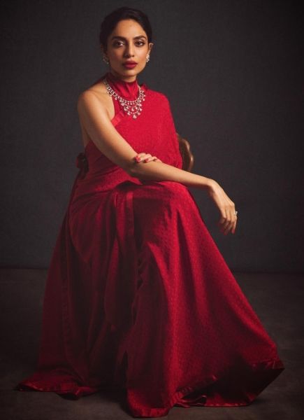 Sabyasachi Red Saree, Shobhita Dhulipala, Rimzim Dadu, Royal Vibes, Sabyasachi Saree, Sobhita Dhulipala, Engagement Saree, Sabyasachi Sarees, Samantha Ruth Prabhu