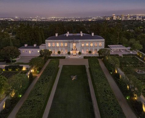 Jennie House, Mansion Landscape, Bel Air California, American Mansions, Luxury Lifestyle Couple, Nice Homes, Luxury Mansion, Dream Mansion, Architect Design House