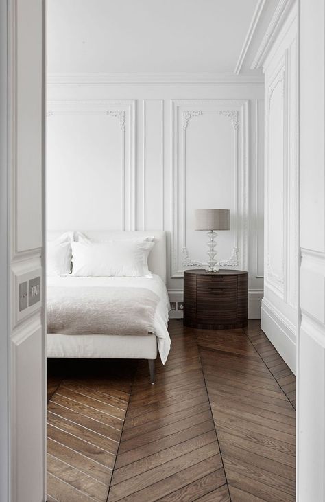 Fake Wood Flooring, Neutral Bedroom Design, Classy Rooms, Set Sofa, Interior Minimalista, Classic Home Decor, Classic Bedroom, Design Del Prodotto, Girls Room Decor