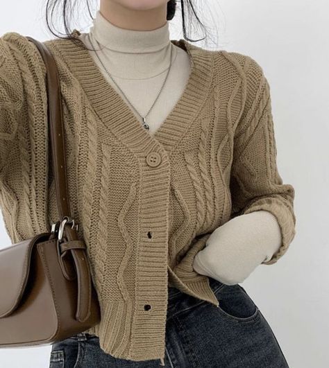 Korean Style Clothes, Apricot Color, Academia Outfits, Neue Outfits, Negative Comments, Short Cardigan, Open Front Sweater, Style Clothes, Mode Inspo