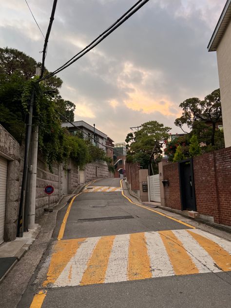 korean street aesthetic Korea Town Aesthetic, Korean Neighborhood Aesthetic, Korean Landscape Aesthetic, Korean Aesthetic Background, Korea Street Aesthetic, Korean Street Aesthetic, Korean Highschool Aesthetic, Korea Neighborhood, Korean House Aesthetic