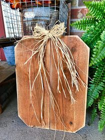 Clover House: Fence Picket Pumpkin Fence Post Crafts, Fence Board Crafts, Wood Pumpkins Diy, Picket Fence Crafts, Old Fence Boards, Farmhouse Design Ideas, Pallet Pumpkin, Fall Pallets, Fence Picket