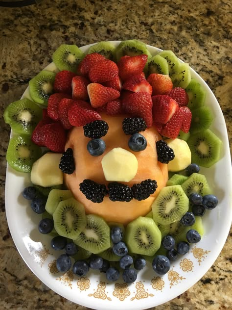 Super MARIO fruit tray Party Fruit Tray, Cute Food Ideas, Mario Bros Birthday Party Ideas, Mario Birthday Cake, Party Fruit, Super Mario Cake, Super Mario Bros Birthday Party, Super Mario Bros Party, Mario Cake