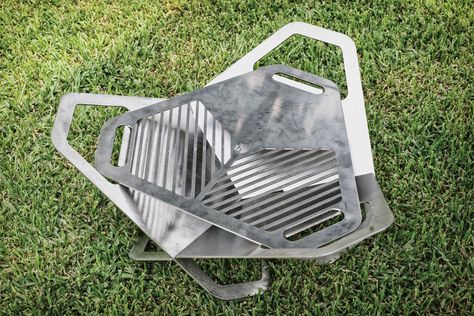 Movable Fire Pit, Portable Fire Pit Ideas, Fire Pit Portable, Fire Pit Grill Grate, Bbq Tray, Portable Fire Pit, Portable Fire Pits, Fire Pit Grill, Fire Places