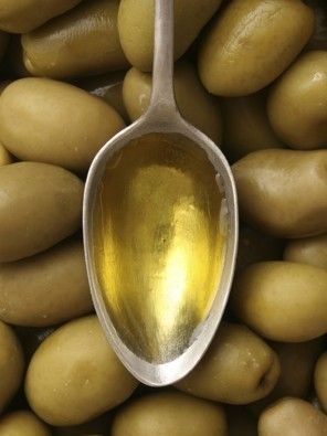 Healthy Fats to Feed Kids - It's a really good article! Best Olive Oil, Virgin Oil, Organic Extra Virgin Olive Oil, Flaxseed Oil, Green Olives, Virgin Olive Oil, New Energy, Cooking Oil, Extra Virgin