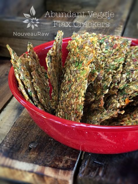 Abundant Veggie Flax Crackers (raw, vegan, gluten-free, nut-free) Veggie Crackers, Raw Vegan Snacks, Flax Crackers, Raw Snacks, Raw Vegan Diet, Raw Recipes, Vegan Crackers, Raw Diet, Vegan Bread