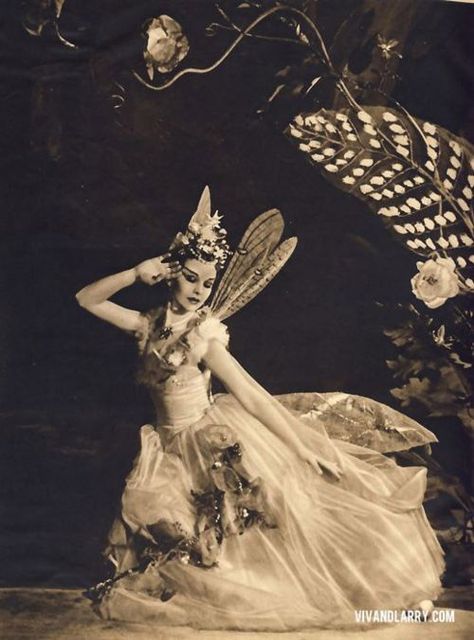 1900s-1920s #fairy On The Wings Of Love, A Midsummer Night's Dream, Vivien Leigh, Adored Vintage, Midsummer Night's Dream, Vintage Fairies, Midsummer Nights Dream, Photo Vintage, Roaring Twenties