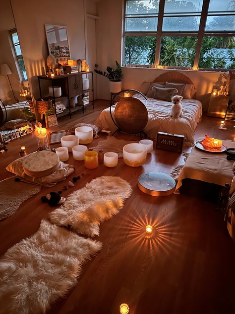 Sound Healing Meditation Gallery | VIBRANSÈ by Andrea Mihalik Healing Room Decor, Healing Room Ideas, Reiki Room Ideas, Spiritual Vision Board, Sound Bowls, Yoga Room Design, Healing Room, Food Cart Design, Meditation Rooms