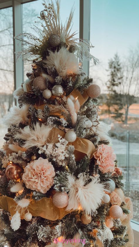 Pampas Grass Christmas Tree Decor, Christmas Tree With Pampas, Blush And Gold Christmas Tree, Christmas Tree With Feathers, Blush And Gold Christmas, Christmas Pampas, Christmas Tree With Flowers, Pampas Grass Christmas Tree, Pampas Christmas Tree