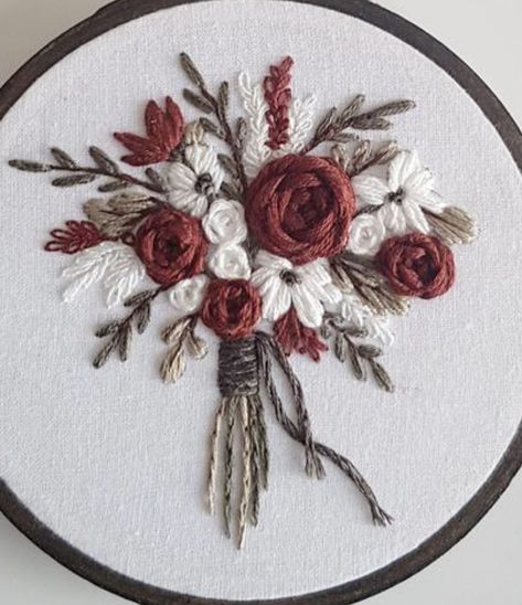 Rose Bouquet Embroidery, Embroidery Floss Crafts, Embroidery Hoop Art Diy, Embroidery Stitches Beginner, Simple Hand Embroidery Patterns, Embroidery Hoop Wall Art, Diy Embroidery Designs, Floral Embroidery Patterns, Diy Embroidery Patterns